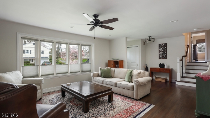 401 Poe Ave
