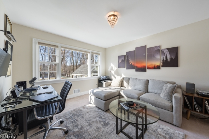 1 Radcliffe Dr