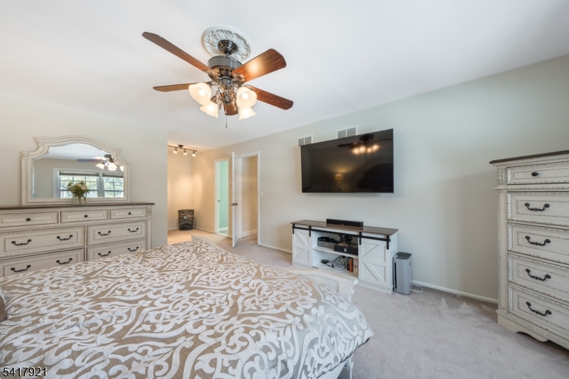 1 Radcliffe Dr