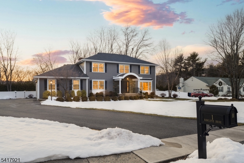 1 Radcliffe Dr