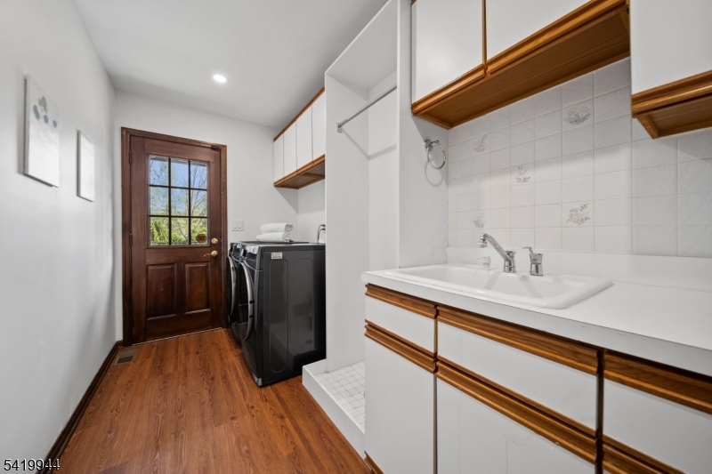 6 Jonathan Smith Rd