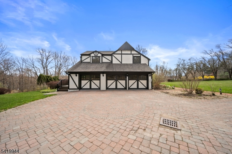 6 Jonathan Smith Rd