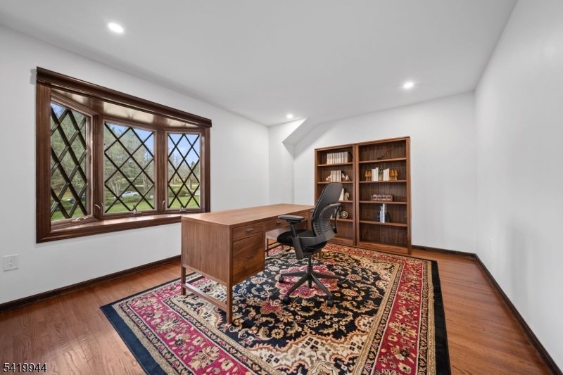 6 Jonathan Smith Rd