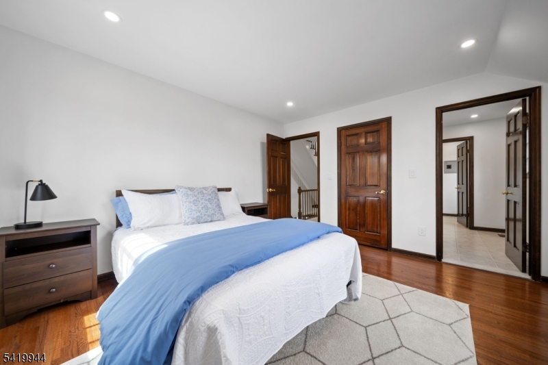 6 Jonathan Smith Rd