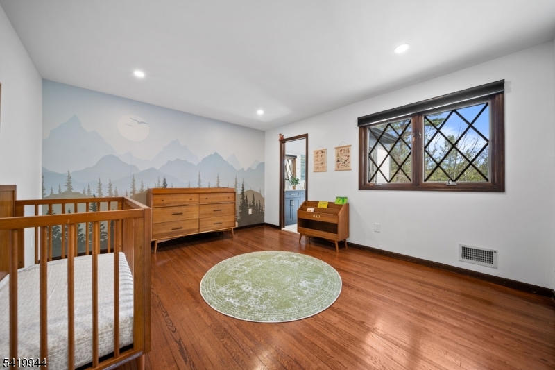 6 Jonathan Smith Rd