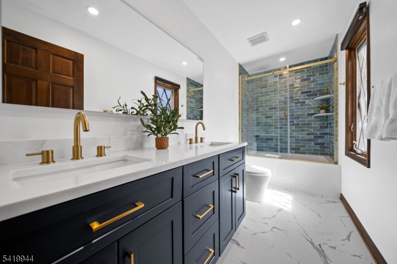 6 Jonathan Smith Rd