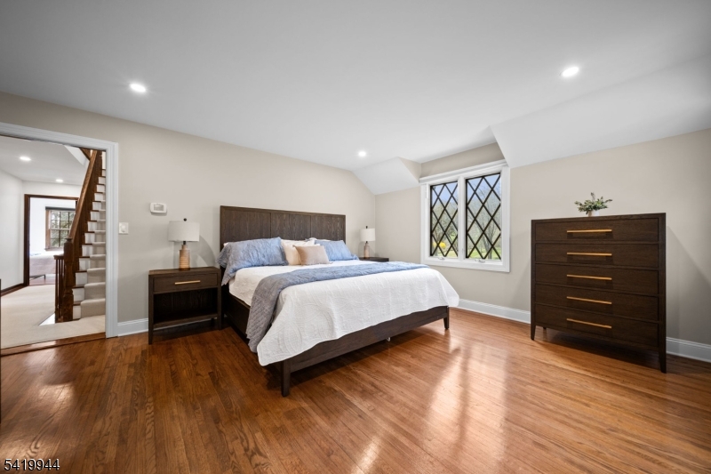 6 Jonathan Smith Rd