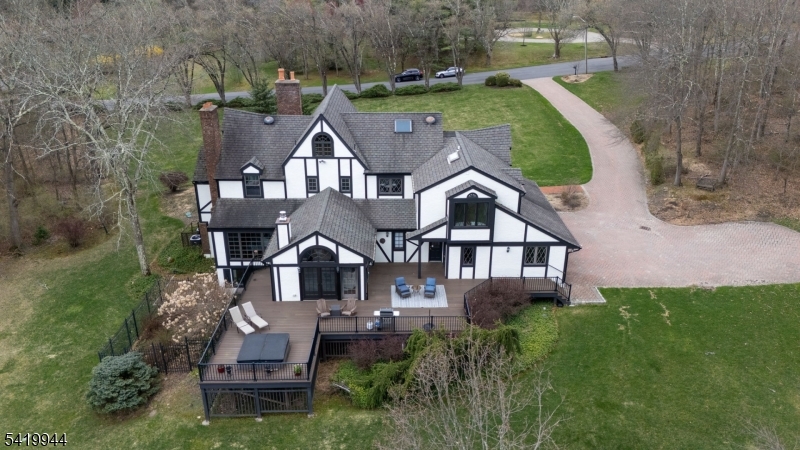 6 Jonathan Smith Rd