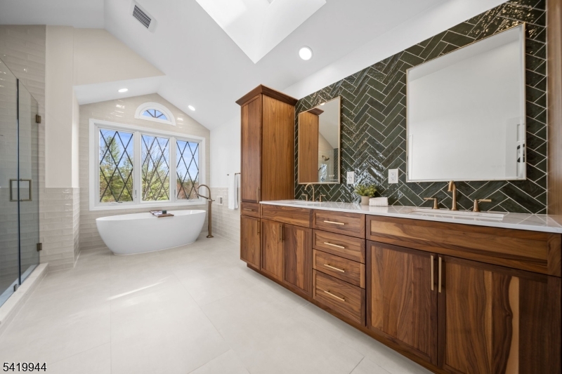 6 Jonathan Smith Rd