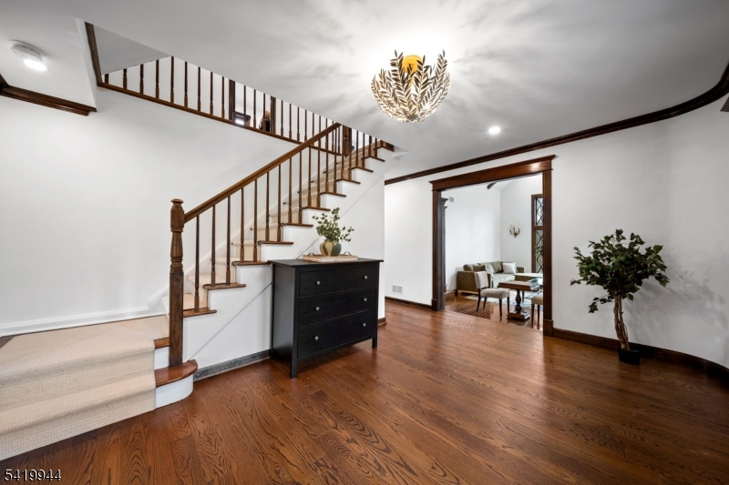 6 Jonathan Smith Rd