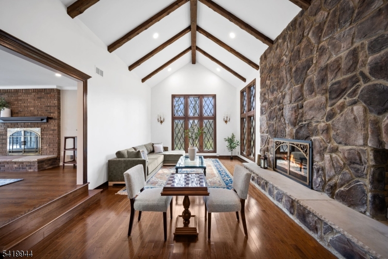 6 Jonathan Smith Rd