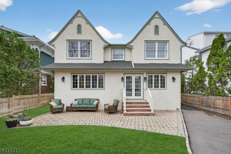 20 Parkview Dr