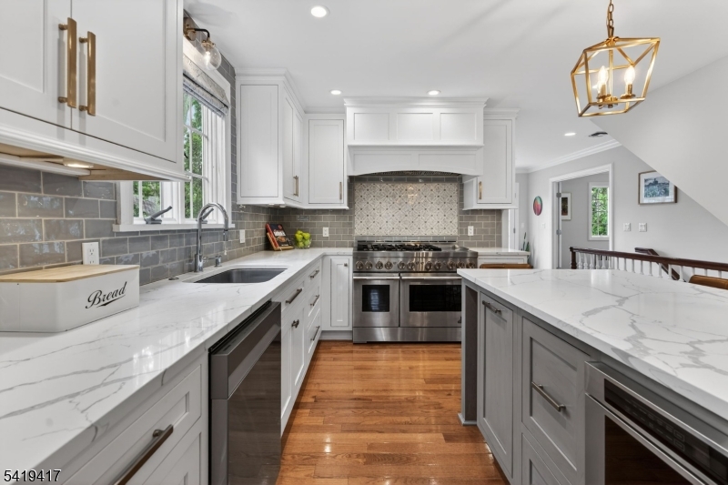 20 Parkview Dr