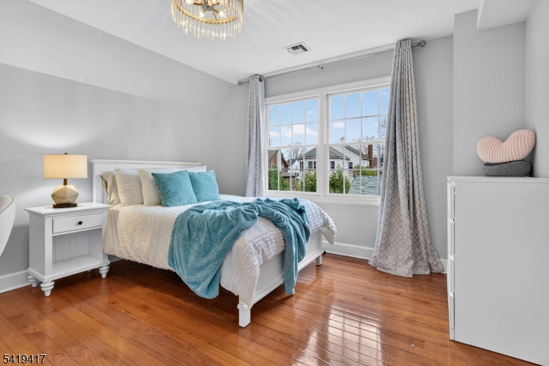 20 Parkview Dr