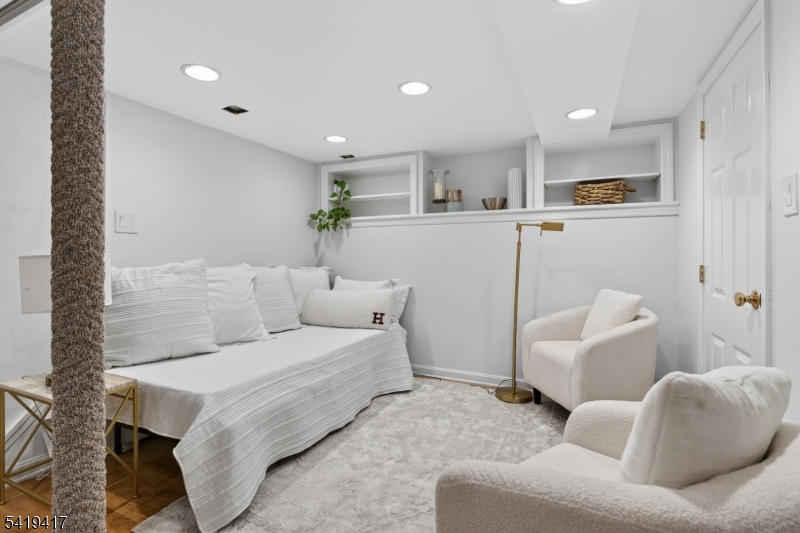 20 Parkview Dr