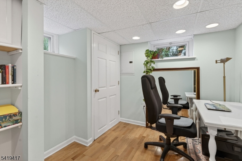 20 Parkview Dr