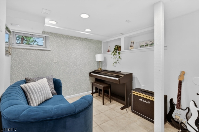20 Parkview Dr