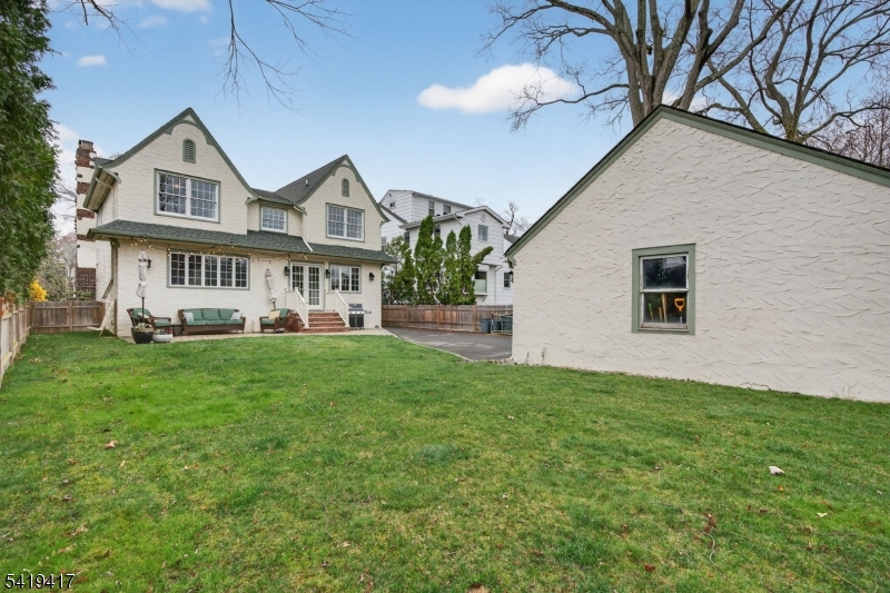 20 Parkview Dr