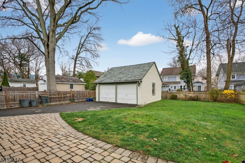 20 Parkview Dr