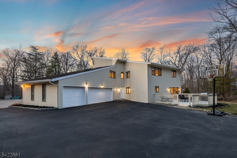 586 Stangle Rd