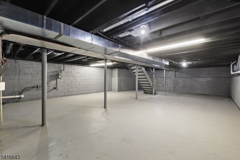 10 Robert Ct