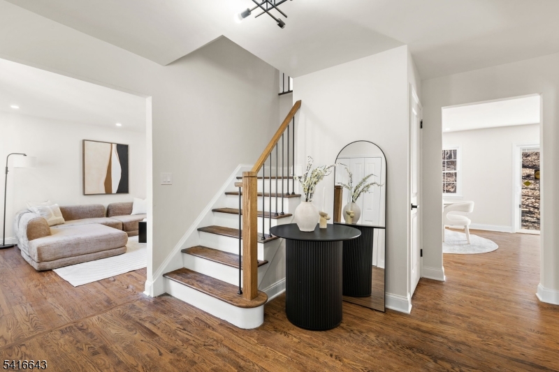 10 Robert Ct