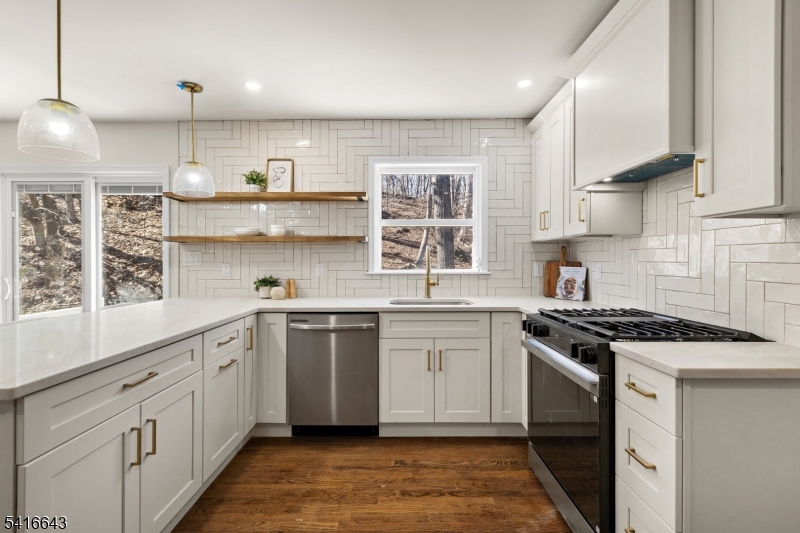 10 Robert Ct