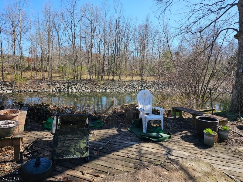 30 Riverside Dr