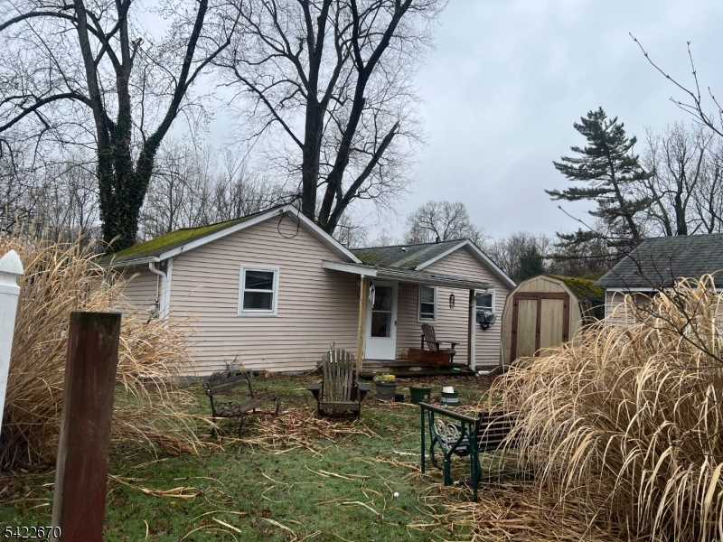 30 Riverside Dr