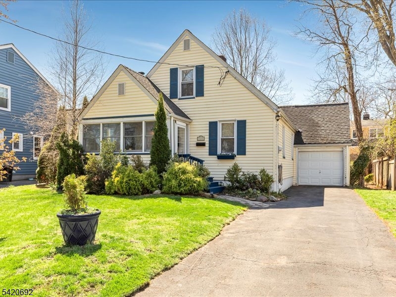 21 Mohawk Drive