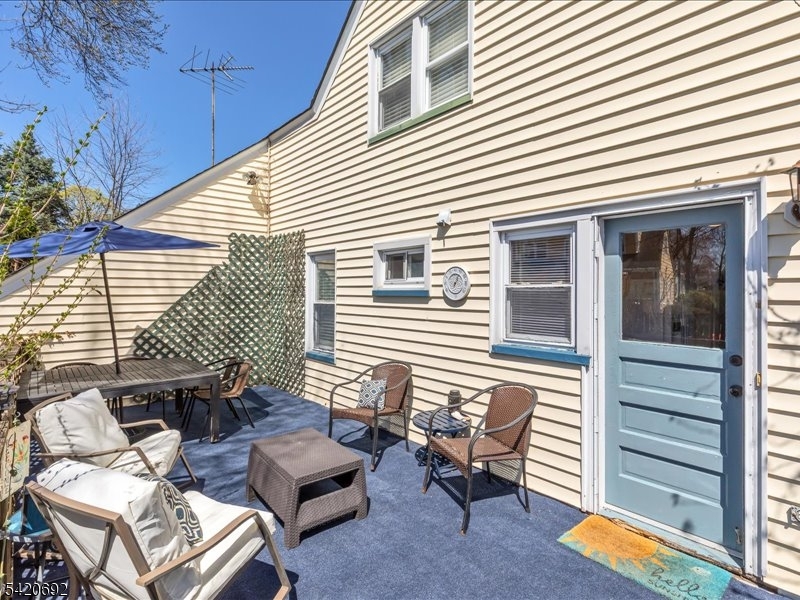 21 Mohawk Drive