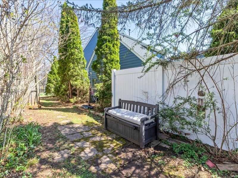 21 Mohawk Drive