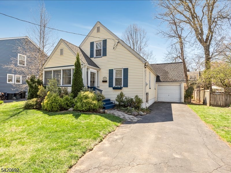 21 Mohawk Drive