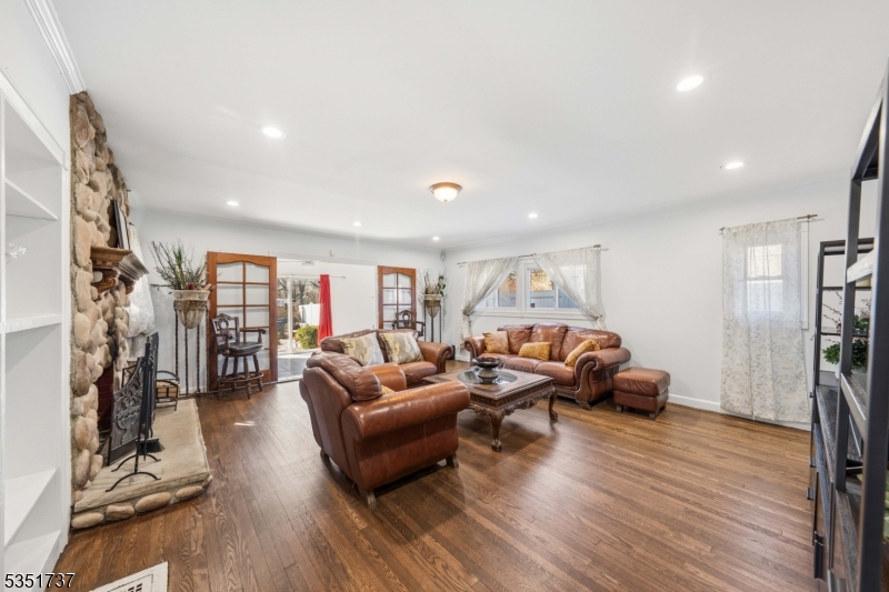 426 Walnut St