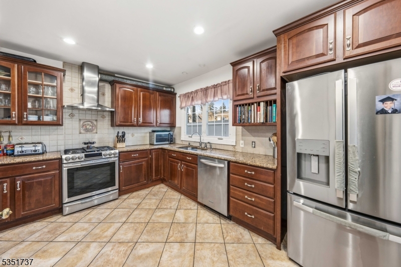426 Walnut St