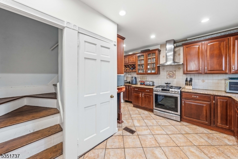 426 Walnut St