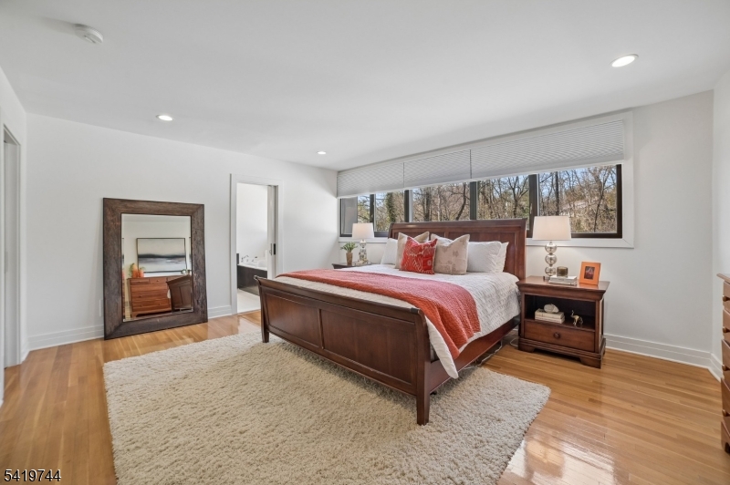 55 LAKEVIEW AVENUE