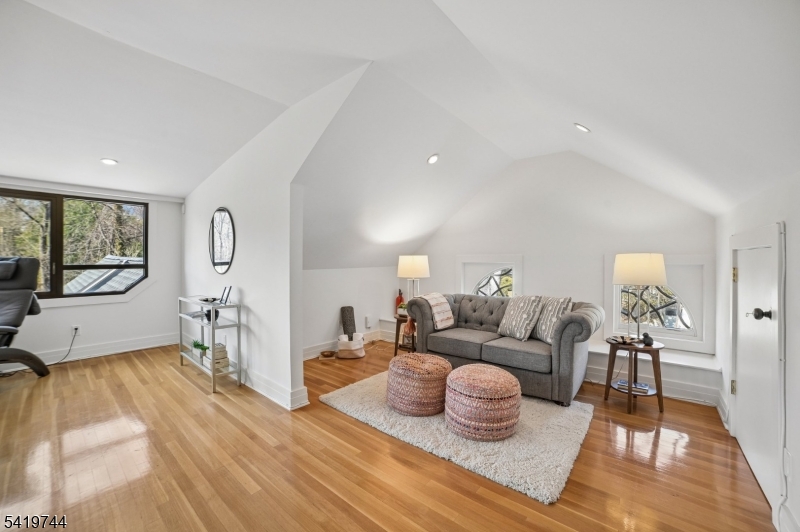 55 LAKEVIEW AVENUE