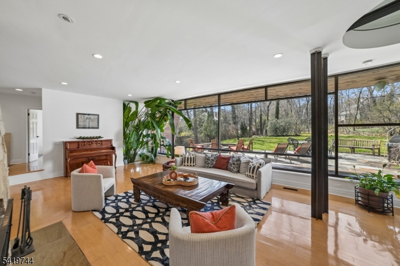 55 LAKEVIEW AVENUE