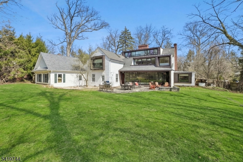 55 LAKEVIEW AVENUE