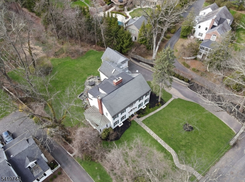55 LAKEVIEW AVENUE