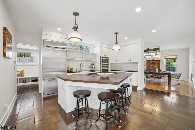 55 LAKEVIEW AVENUE