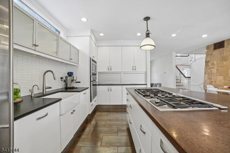 55 LAKEVIEW AVENUE