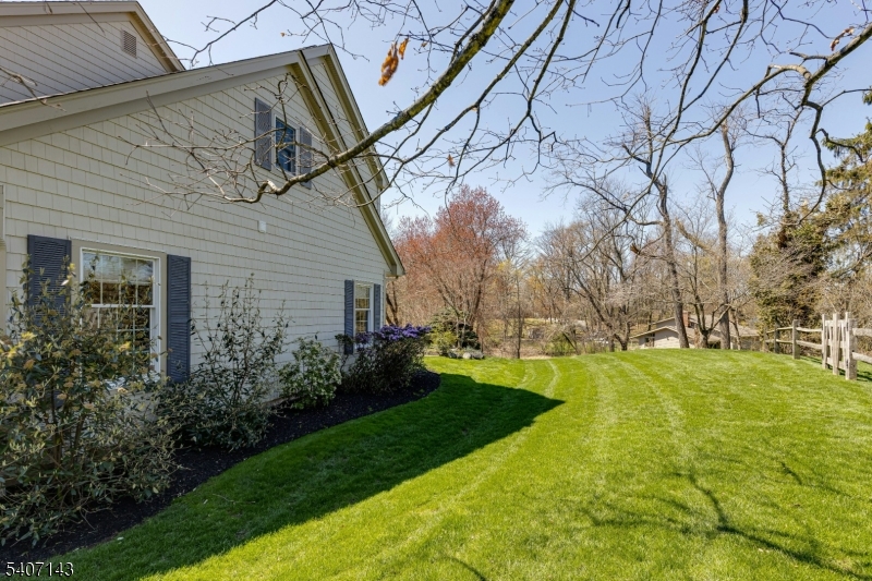 971 Nepawin Ln