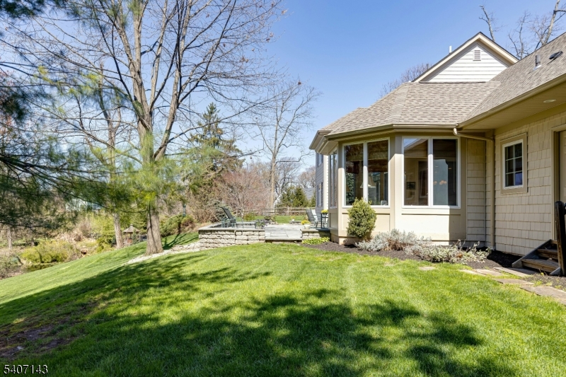 971 Nepawin Ln