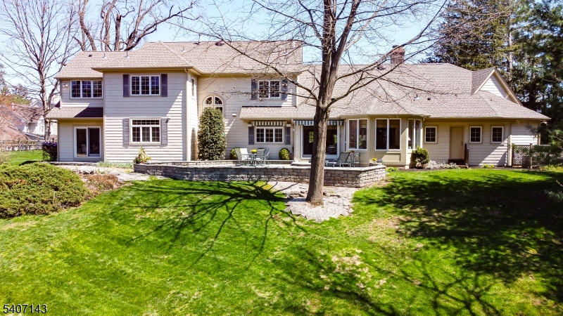 971 Nepawin Ln