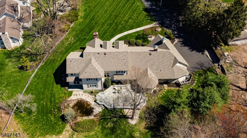 971 Nepawin Ln