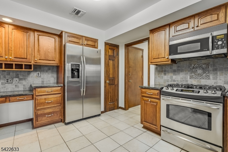 5 Darnay Rd