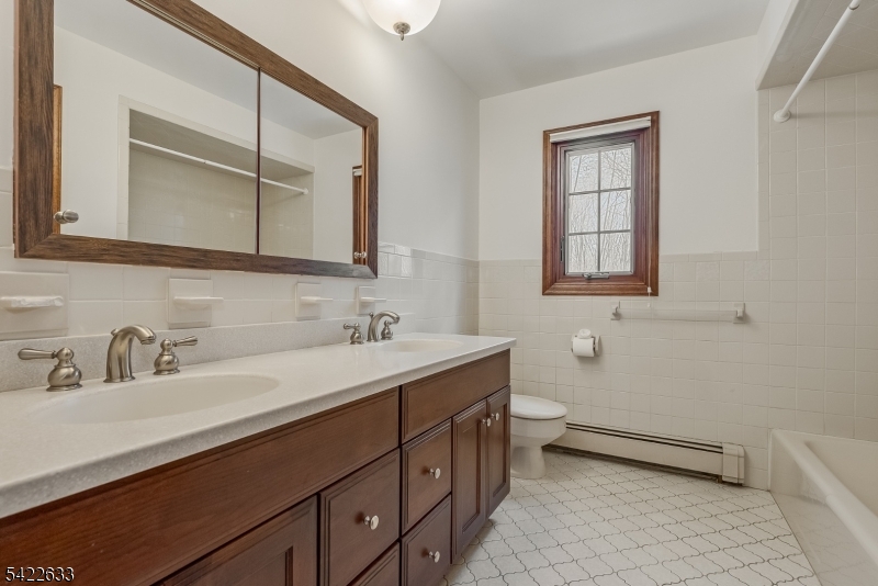 5 Darnay Rd