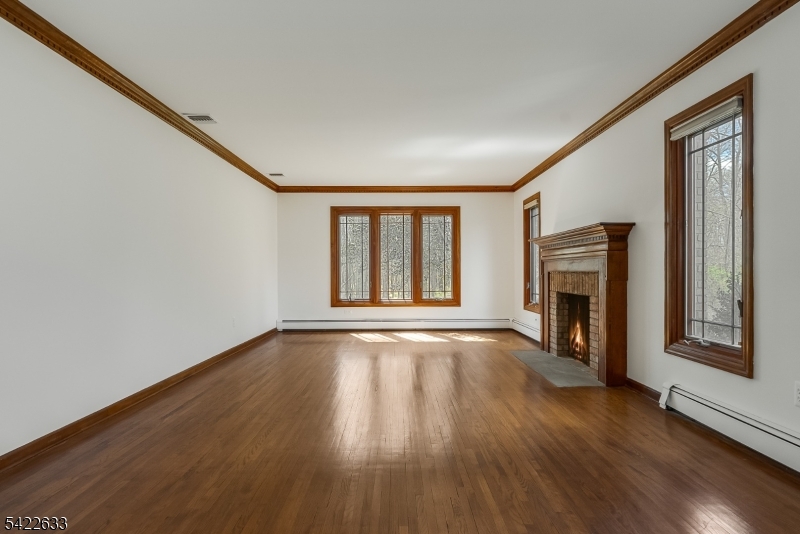 5 Darnay Rd